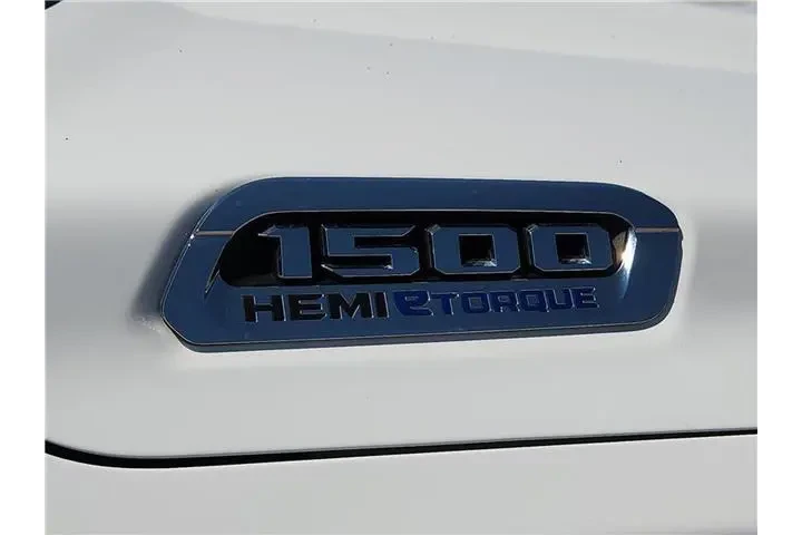 $38995 : Ram 1500 2024 4x2 Laramie 4d image 8