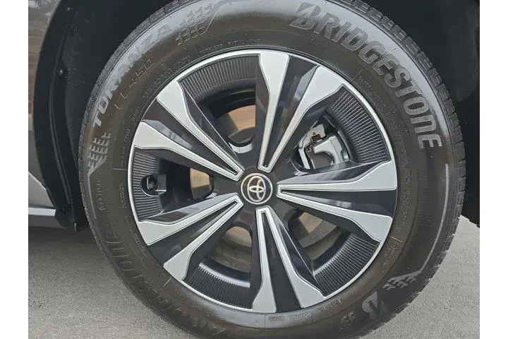 $31995 : Toyota bZ4X 2025 XLE 4dr Cro image 6