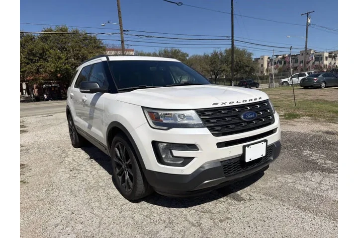 $16495 : 2017 Explorer XLT image 3