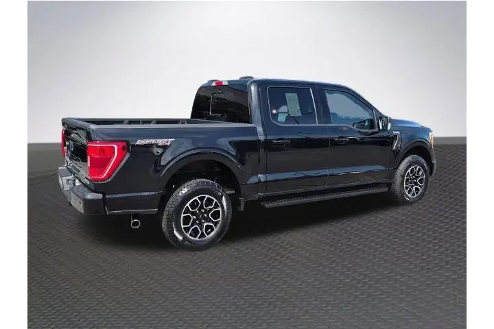 $37995 : Ford F-150 2023 4x4 XLT 4dr image 4