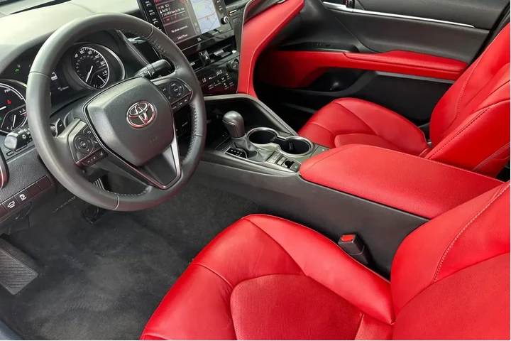 $31995 : Toyota Camry Hybrid 2024 XSE image 10