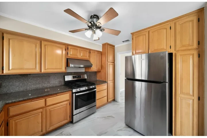 $2475 : 3 Bedroom House In Inglewood image 4