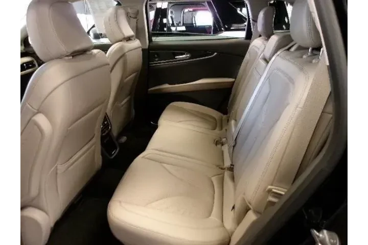 $35880 : Lincoln Nautilus 2022 AWD Re image 7