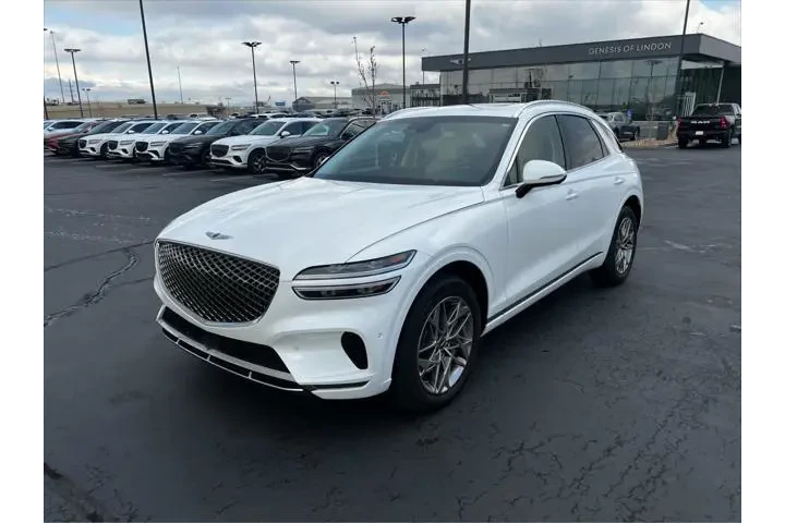 $37495 : Genesis GV70 2023 AWD 2.5T S image 1