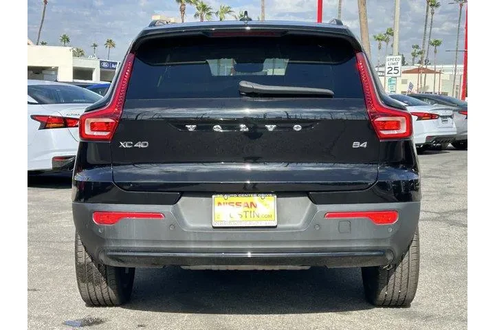 $25998 : Volvo XC40 2023 B4 Ultimate image 3