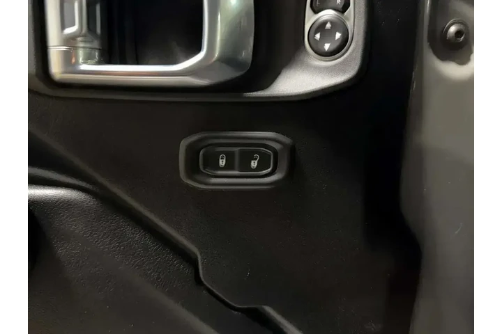 $32995 : Jeep Wrangler Unlimited 2021 image 8