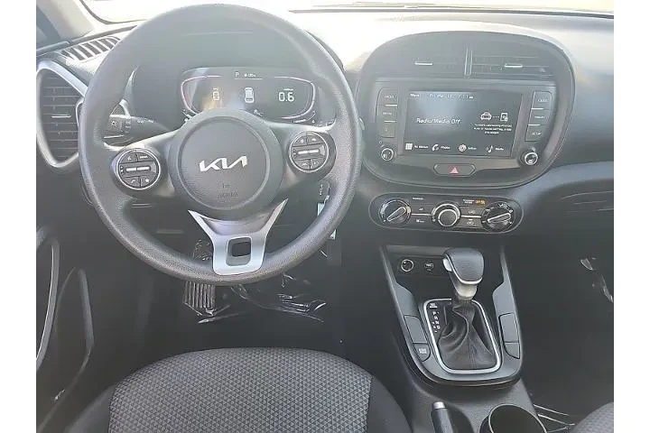 $18994 : Kia Soul 2024 LX 4dr Crossov image 6