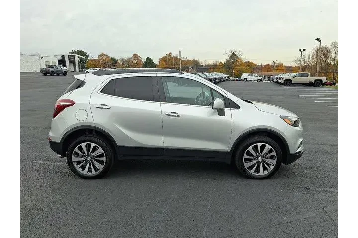 $16699 : Buick Encore 2022 AWD Prefer image 7
