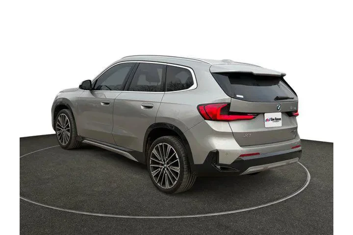 $26847 : BMW X1 2023 AWD xDrive28i 4d image 3