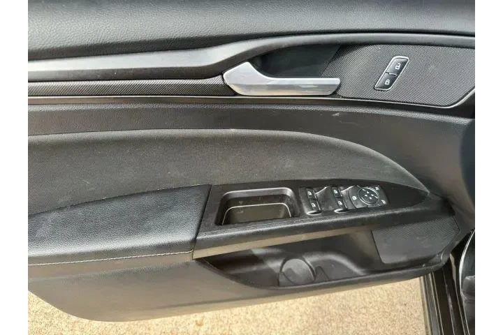 $14900 : Ford Fusion 2018 AWD SE 4dr image 9