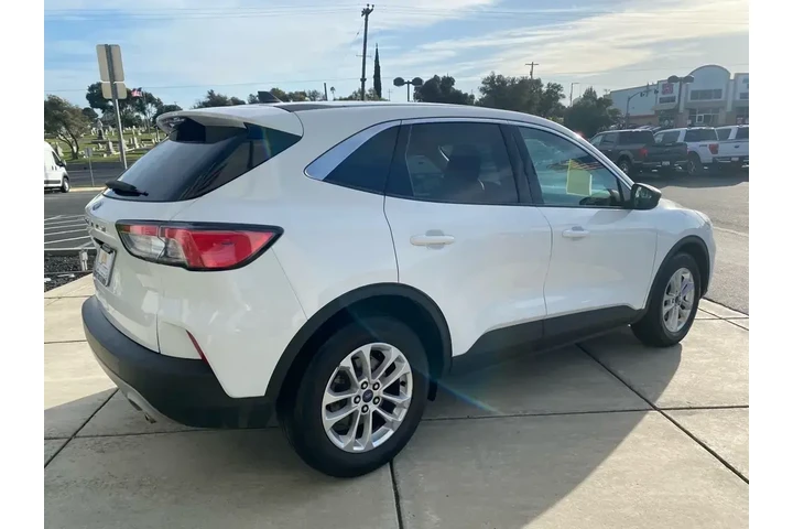 $19388 : Ford Escape 2022 SE 4dr SUV image 9