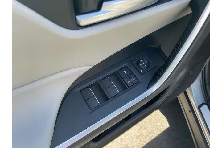 $31995 : Toyota RAV4 2024 AWD XLE 4dr image 10