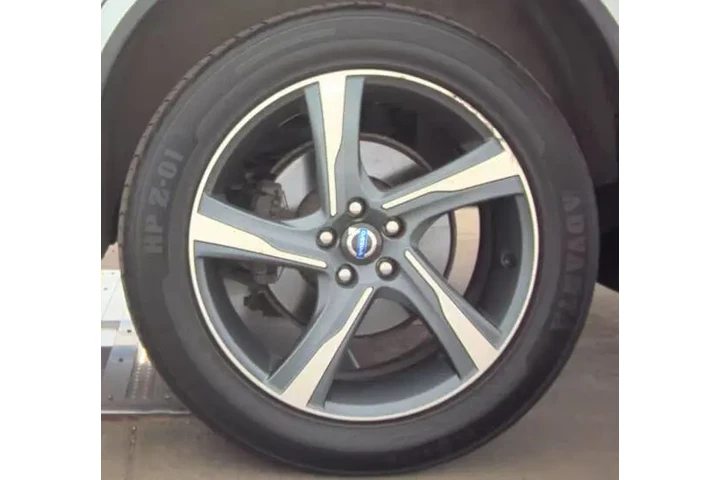 2014 XC90 3.2 R-Design image 7