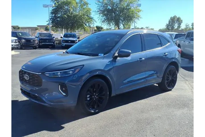 $26390 : Ford Escape 2023 AWD ST-Line image 8