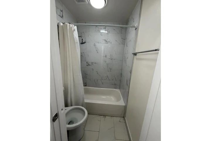 $1150 : APTO PRIVADO LISTO PARA RENTA image 6