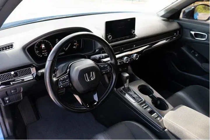 $27695 : Honda Civic 2024 Sport 4dr H image 3
