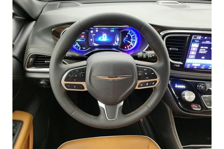 $38998 : Chrysler Pacifica Plug-In Hy image 10