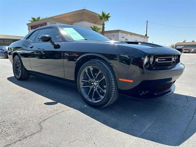 $27995 : Pre-Owned 2019 Challenger SXT image 4