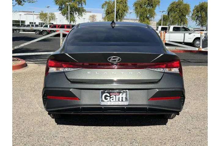 $18990 : Hyundai ELANTRA 2024 SEL 4dr image 8