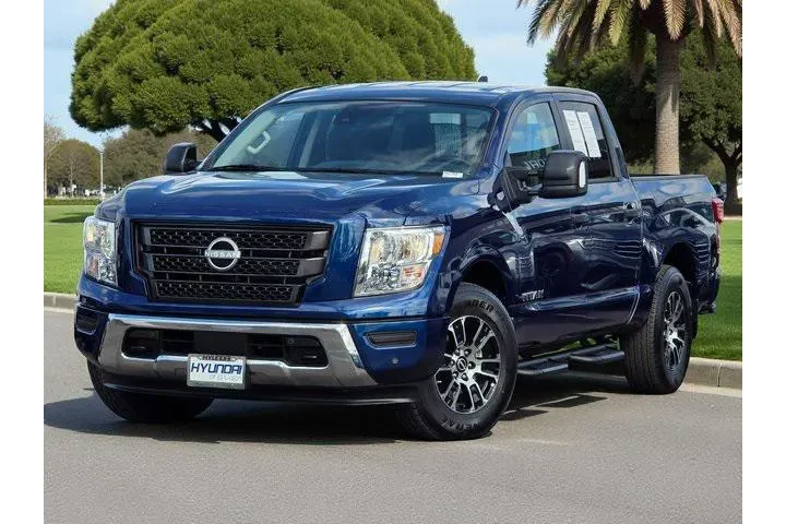 $37000 : Nissan Titan 2024 4x2 SV 4dr image 2