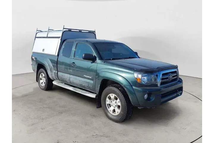 $18561 : Toyota Tacoma 2010 4x4 V6 4d image 6