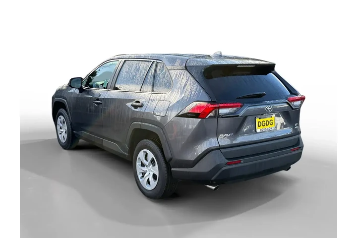 $26304 : Toyota RAV4 2024 AWD LE 4dr image 3