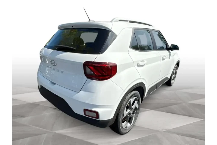 $17354 : Hyundai VENUE 2025 SEL 4dr C image 7