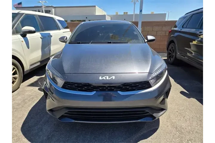 $16988 : Kia Forte 2023 LXS 4dr Sedan image 2