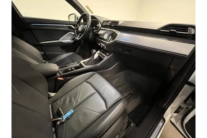 $28749 : Audi Q3 2022 AWD quattro S l image 10