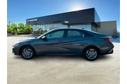 $17900 : Hyundai ELANTRA 2024 SEL 4dr thumbnail