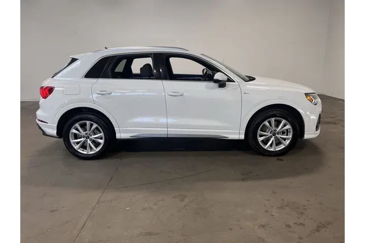 $28490 : Audi Q3 2025 AWD quattro S l image 2