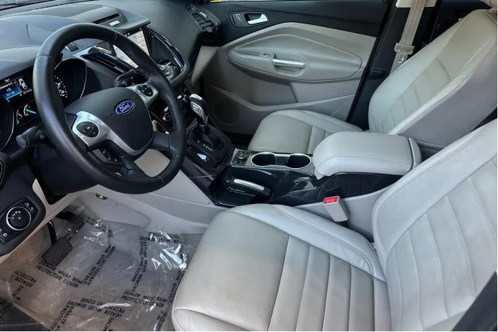 $15500 : Ford Escape 2016 Titanium 4d image 9