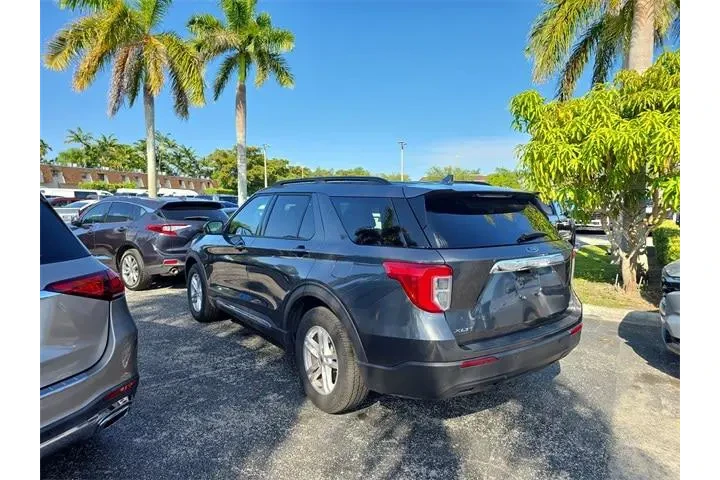 Ford Explorer 2020 XLT 4dr S image 4
