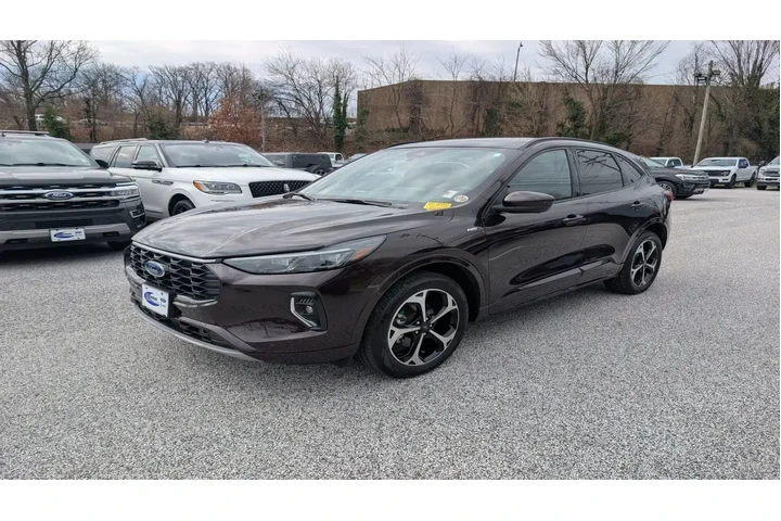 $28000 : Ford Escape 2023 AWD ST-Line image 2