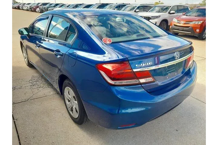 $13255 : Honda Civic 2015 LX 4dr Seda image 7