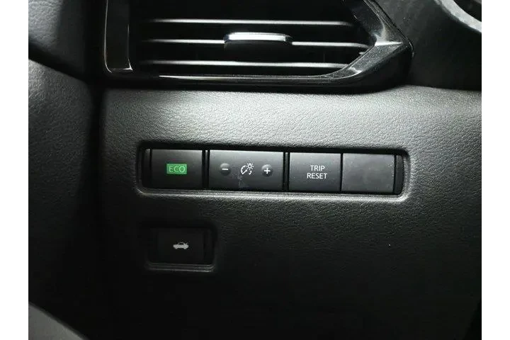 $14246 : Nissan Sentra 2023 SV 4dr Se image 8