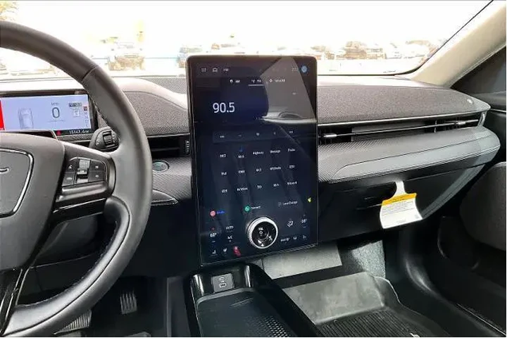 $29593 : Ford Mustang Mach-E 2023 Pre image 7