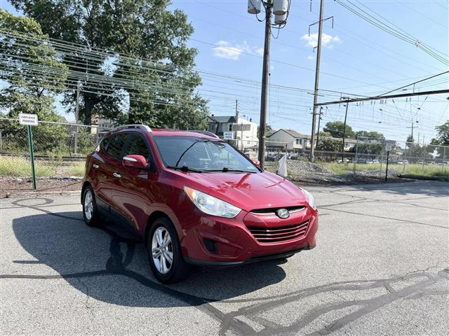 $6500 : 2012 HYUNDAI TUCSON image 3