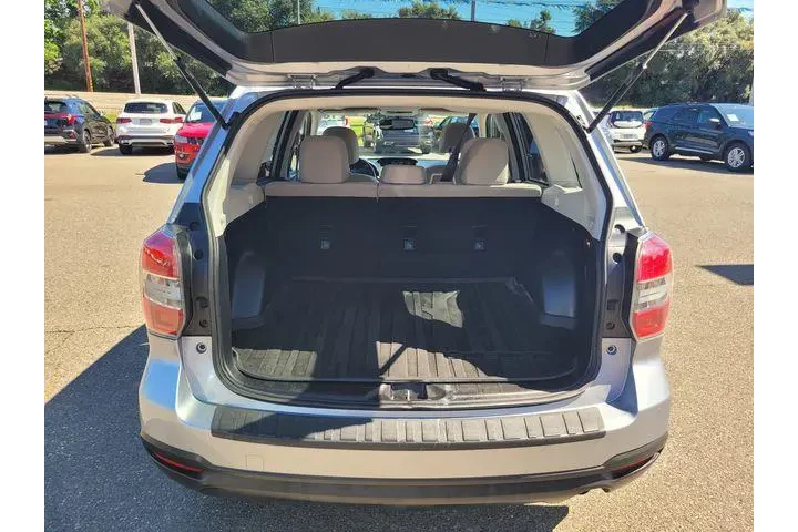 $16030 : Subaru Forester 2016 AWD 2.5 image 8