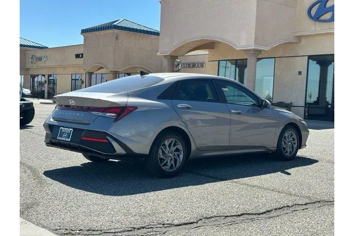 $17975 : Hyundai ELANTRA 2024 SEL 4dr image 5