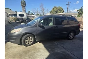 Venta de una Toyota  sienna en Los Angeles