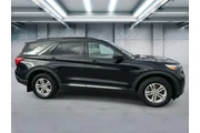$29834 : Ford Explorer 2023 AWD XLT 4 thumbnail