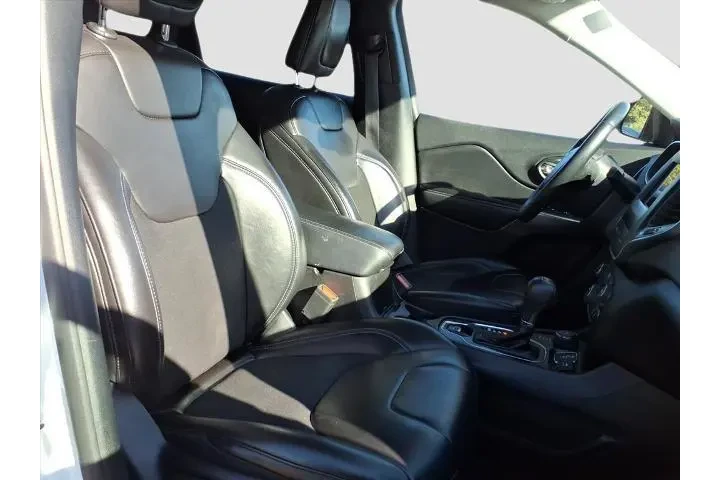 $12749 : Jeep Cherokee 2019 4x4 Latit image 8