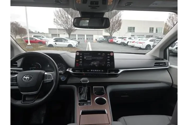 $39042 : Toyota Sienna 2024 XLE 7-Pas image 8