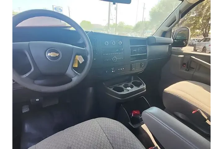 $16996 : Chevrolet Express 2021 2500 image 5