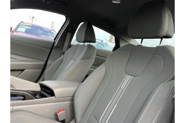 $20977 : Hyundai ELANTRA 2023 SEL 4dr image 10