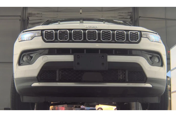 $23990 : Jeep Compass 2025 4x4 Limite image 9