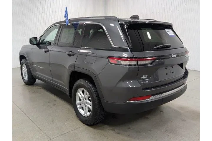 $31326 : Jeep Grand Cherokee 2024 4x4 image 8