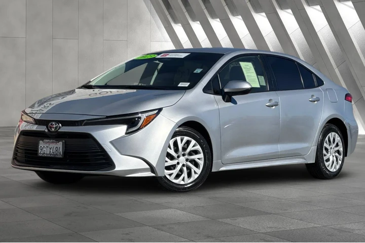 $17200 : Toyota Corolla Hybrid 2023 L image 2