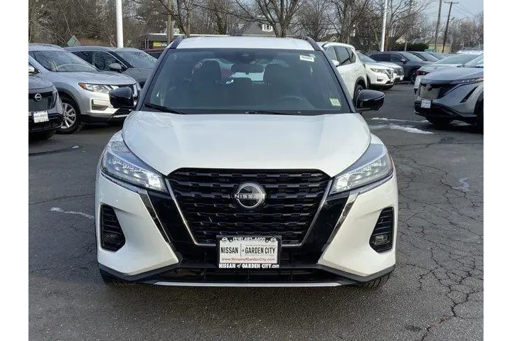 $16987 : Nissan Kicks 2024 SR 4dr Cro image 2